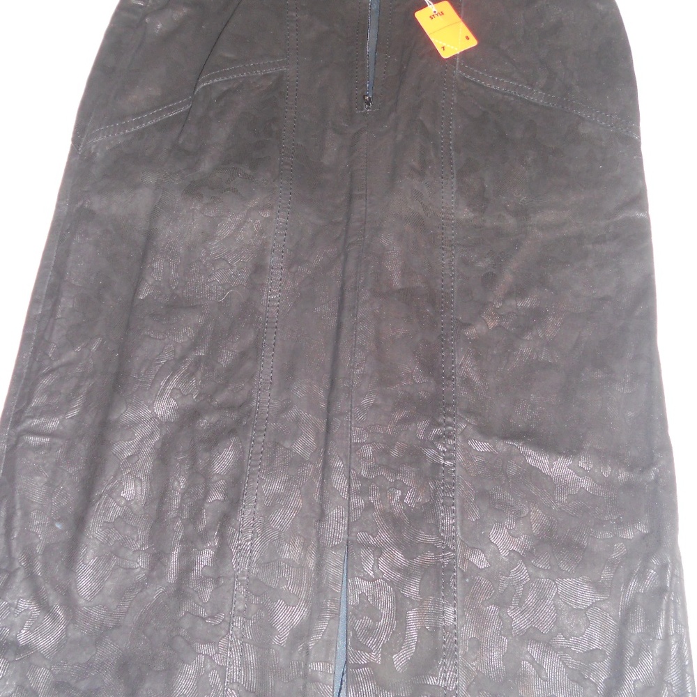 NWT. A Winlit Genuine Leather Woman Skirt, Size 7